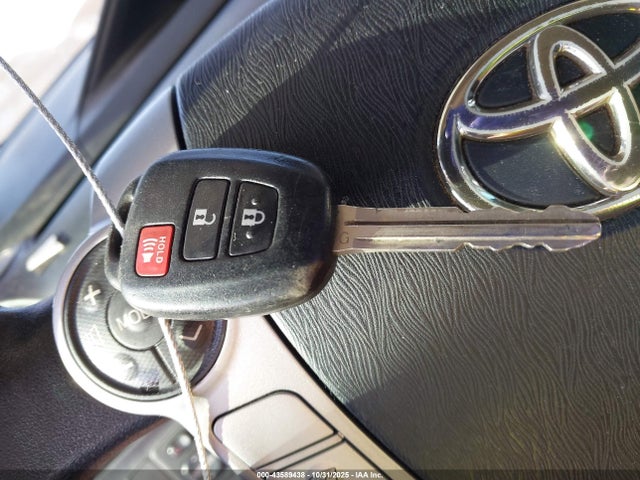 Toyota Prius C Two 2014 JTDKDTB32E1081655 Image 11