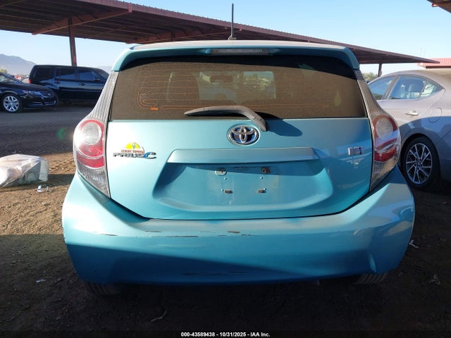 Toyota Prius C Two 2014 JTDKDTB32E1081655 Image 16