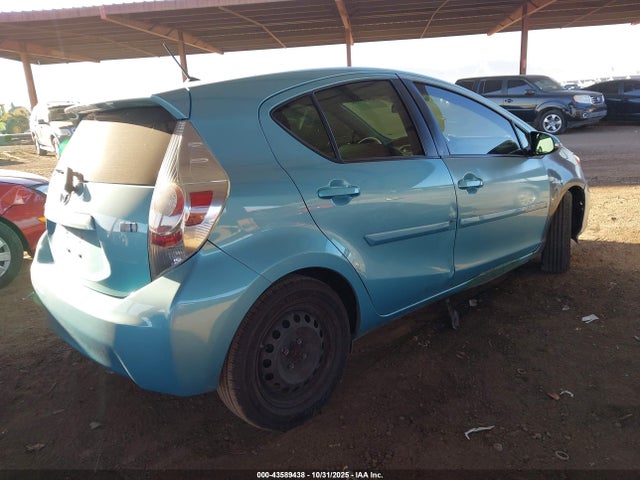 Toyota Prius C Two 2014 JTDKDTB32E1081655 Image 4