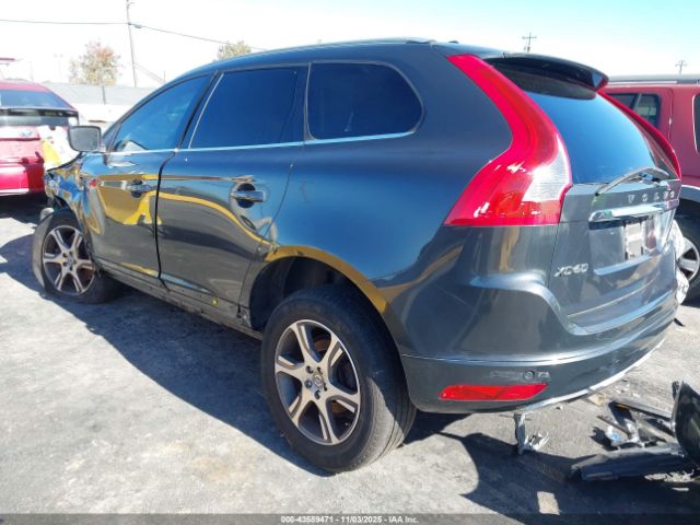 2015 VOLVO XC60 YV4902RK8F2665181 Photo 2