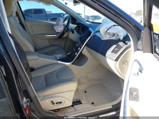 2015 VOLVO XC60 YV4902RK8F2665181 Photo 4