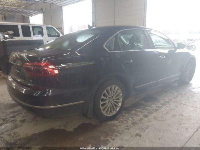 2017 VOLKSWAGEN PASSAT 1VWBT7A31HC006754 Photo 3