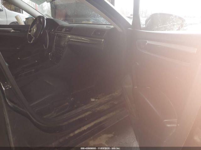 2017 VOLKSWAGEN PASSAT 1VWBT7A31HC006754 Photo 4