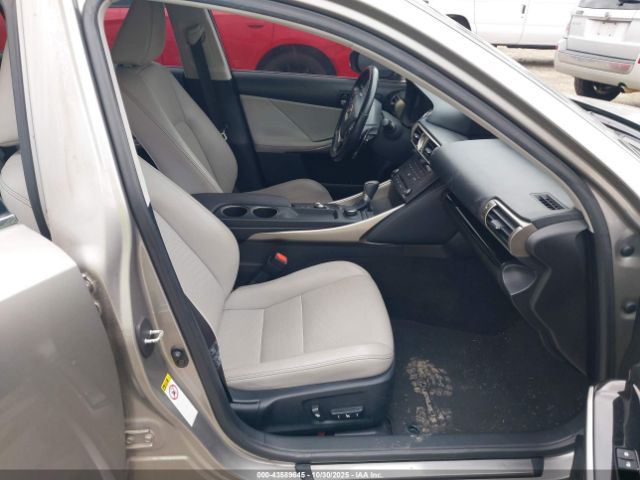 2016 LEXUS IS 200T JTHBA1D20G5005878 Photo 4