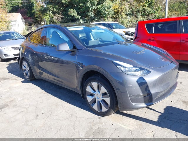 2023 TESLA MODEL Y 7SAYGDEE7PA136227 Photo 0