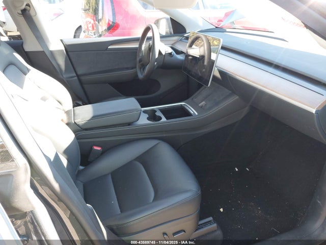 2023 TESLA MODEL Y 7SAYGDEE7PA136227 Photo 4