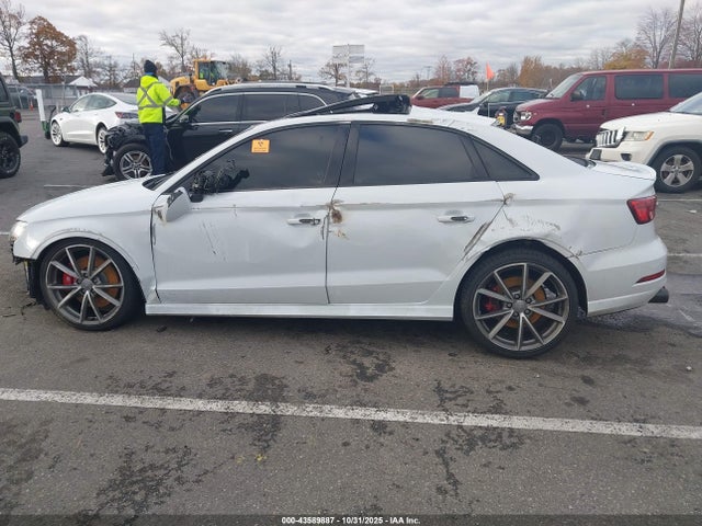 Продаж на аукціоні авто 2017 Audi S3 2.0t Premium Plus, vin: WAUB1GFF5H1071854, номер лоту: 43589887