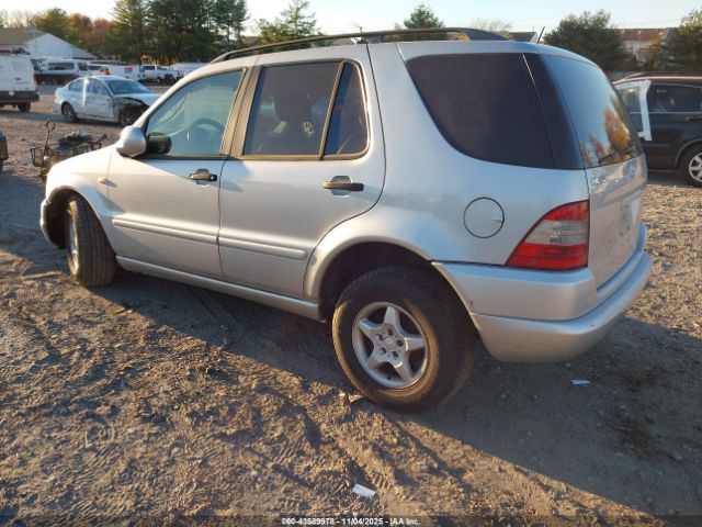 2001 MERCEDES-BENZ ML 320 4JGAB54E81A280629 Photo 2