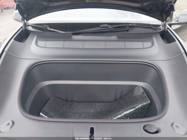 2026 TESLA MODEL Y 7SAYGDED4TF437624 Photo 9