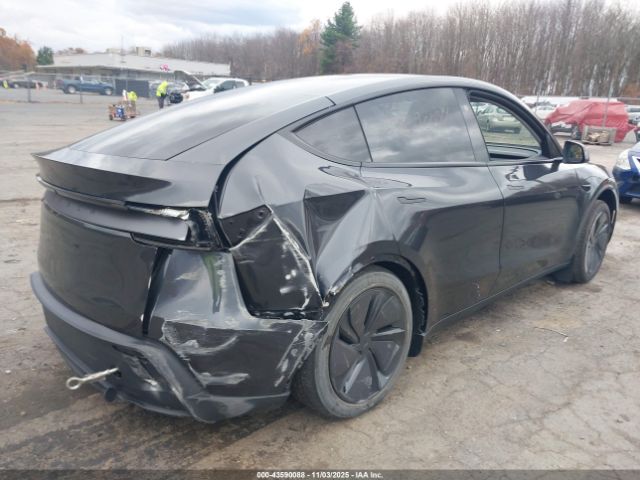 2026 TESLA MODEL Y 7SAYGDED4TF437624 Photo 3