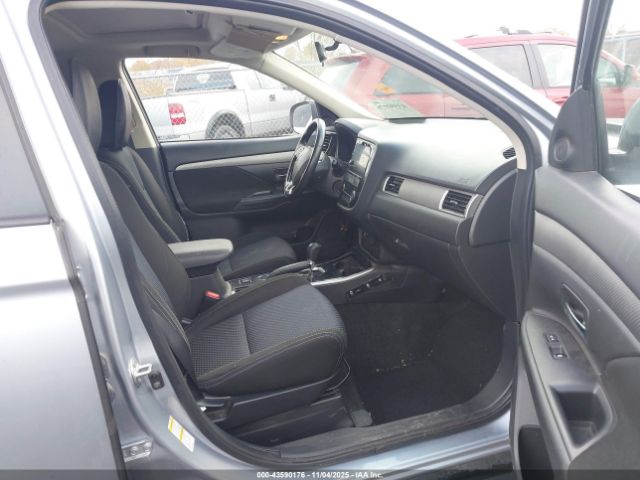 2017 MITSUBISHI OUTLANDER JA4AD3A36HZ062040 Photo 4