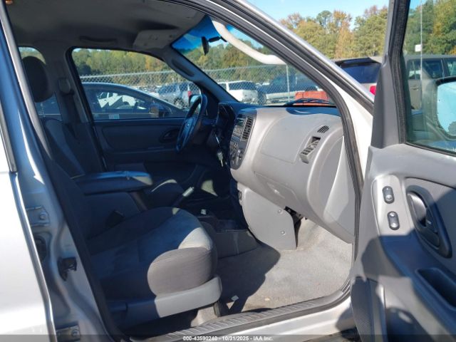 2003 FORD ESCAPE 1FMYU02133KA26299 Photo 4