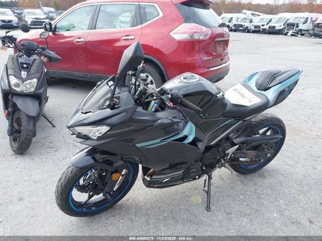 Kawasaki EX400 2020 JKAEXKH10LDA60137 Image 2