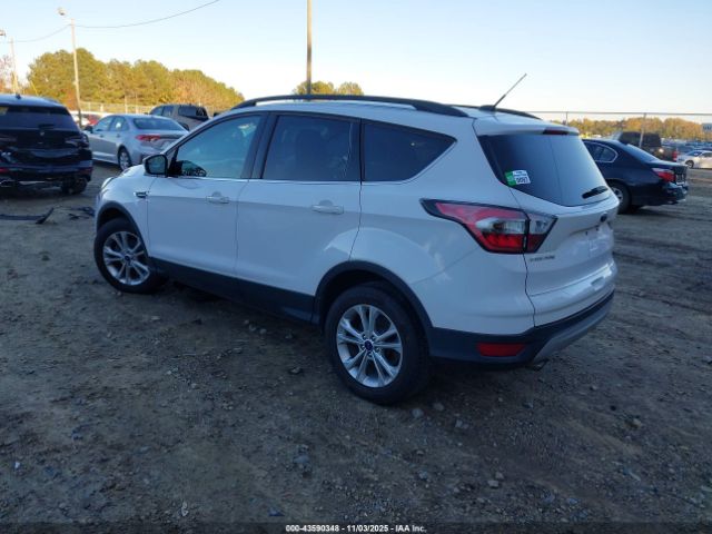 2017 FORD ESCAPE 1FMCU0GD7HUB05256 Photo 2