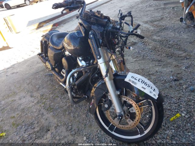 2018 HARLEY-DAVIDSON FLHX 1HD1KBC17JB629483