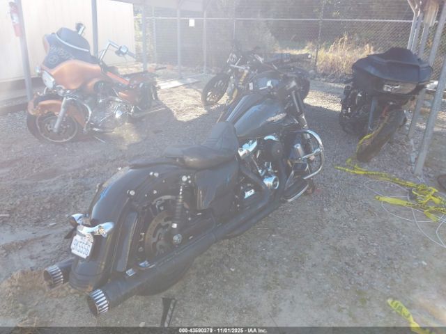 2018 HARLEY-DAVIDSON FLHX 1HD1KBC17JB629483 Photo 3