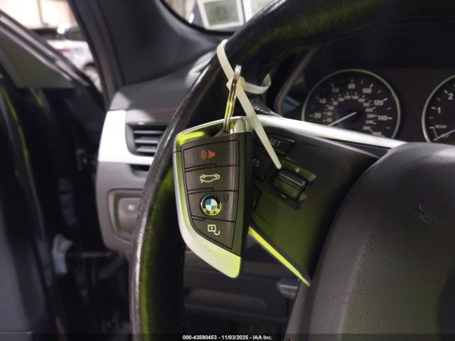 2016 BMW X1 WBXHT3C34G5E55910 Photo 10