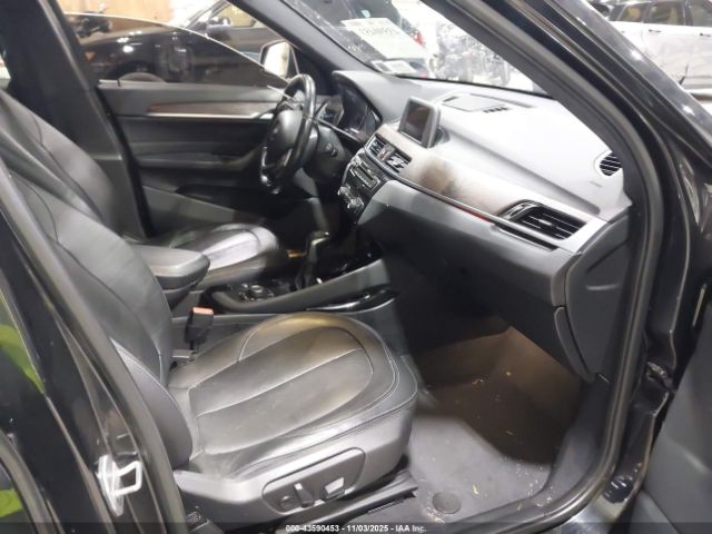 2016 BMW X1 WBXHT3C34G5E55910 Photo 4