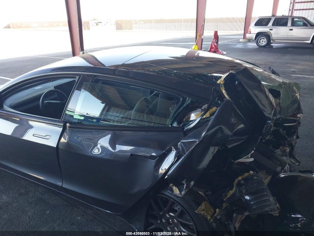 Tesla MODEL 3 2024 5YJ3E1EA2RF727144 Image 32