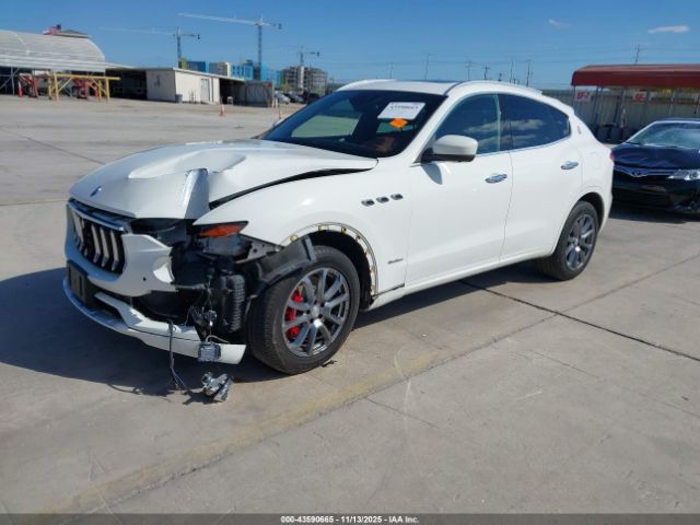 2018 MASERATI LEVANTE ZN661YUL9JX302307 Photo 1