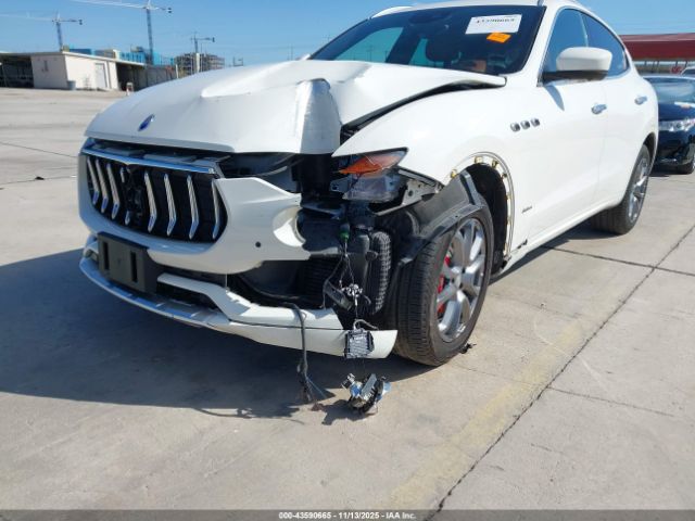 2018 MASERATI LEVANTE ZN661YUL9JX302307 Photo 5