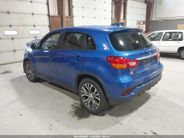 2018 MITSUBISHI OUTLANDER SPORT JA4AP3AW8JU013099 Photo 2