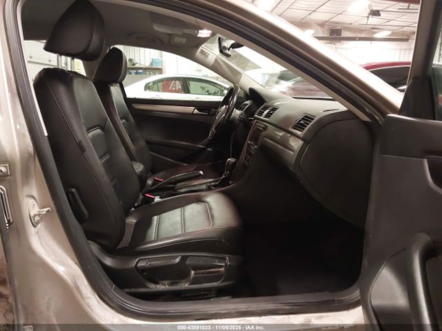 2015 VOLKSWAGEN PASSAT 1VWAS7A32FC095729 Photo 4