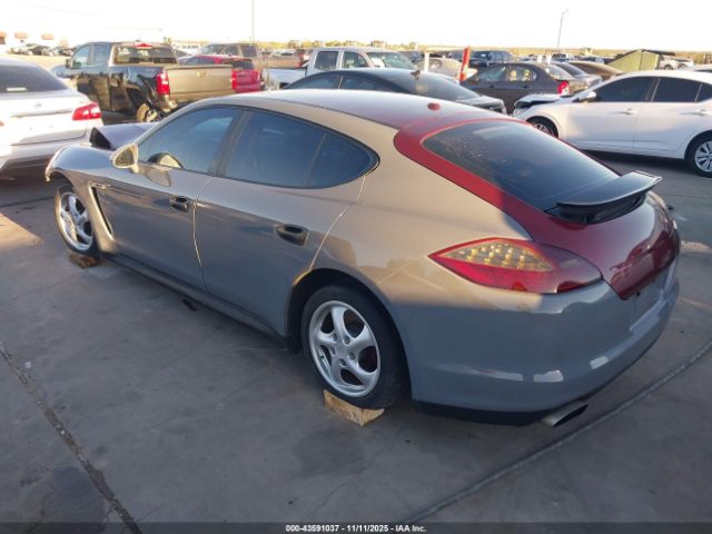 2011 PORSCHE PANAMERA WP0AA2A72BL012368 Photo 2
