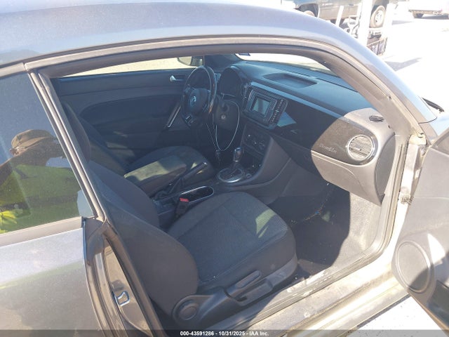Продаж на аукціоні авто 2018 Volkswagen Beetle S/coast, vin: 3VWFD7AT8JM705060, номер лоту: 43591286