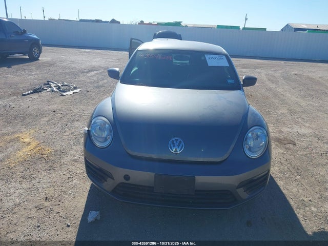 Продаж на аукціоні авто 2018 Volkswagen Beetle S/coast, vin: 3VWFD7AT8JM705060, номер лоту: 43591286
