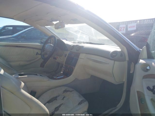2007 MERCEDES-BENZ CLK 550 WDBTK72F37T081536 Photo 4