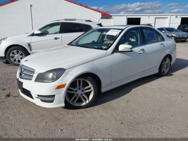 2013 MERCEDES-BENZ C 300 WDDGF8ABXDR276012 Photo 1