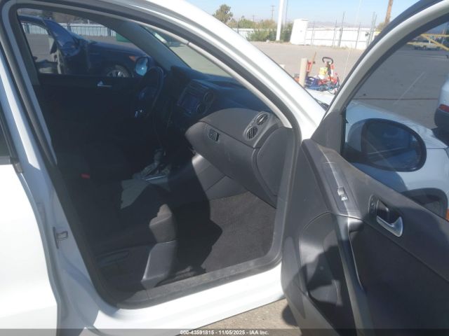 2015 VOLKSWAGEN TIGUAN WVGBV7AX2FW611423 Photo 4