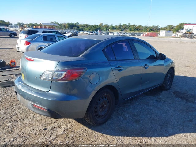 2011 MAZDA MAZDA3 JM1BL1UF5B1366568 Photo 3
