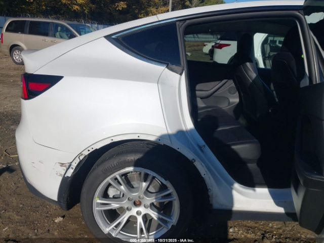 2021 TESLA MODEL Y 5YJYGDED4MF109604 Photo 7