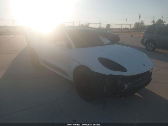 2017 PORSCHE MACAN WP1AG2A51HLB51850