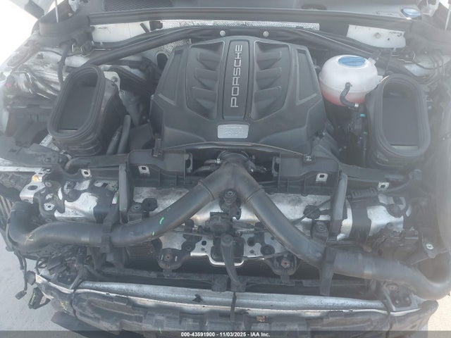 2017 PORSCHE MACAN WP1AG2A51HLB51850 Photo 9