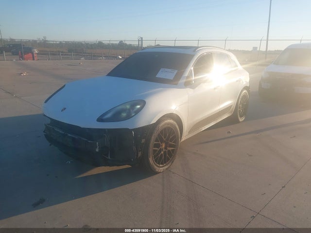 2017 PORSCHE MACAN WP1AG2A51HLB51850 Photo 1