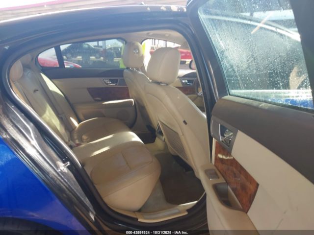 2011 JAGUAR XF SAJWA0FBXBLS19955 Photo 7
