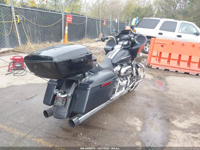 2018 HARLEY-DAVIDSON FLTRX 1HD1KHC17JB640891 Photo 3