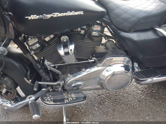 2018 HARLEY-DAVIDSON FLTRX 1HD1KHC17JB640891 Photo 8