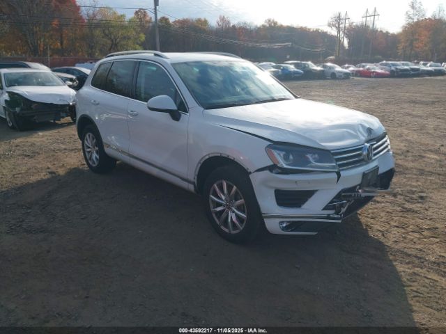 2015 VOLKSWAGEN TOUAREG WVGEF9BP0FD007014