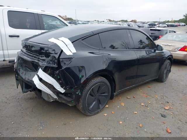 2026 TESLA MODEL Y 7SAYGDED3TA462009 Photo 3