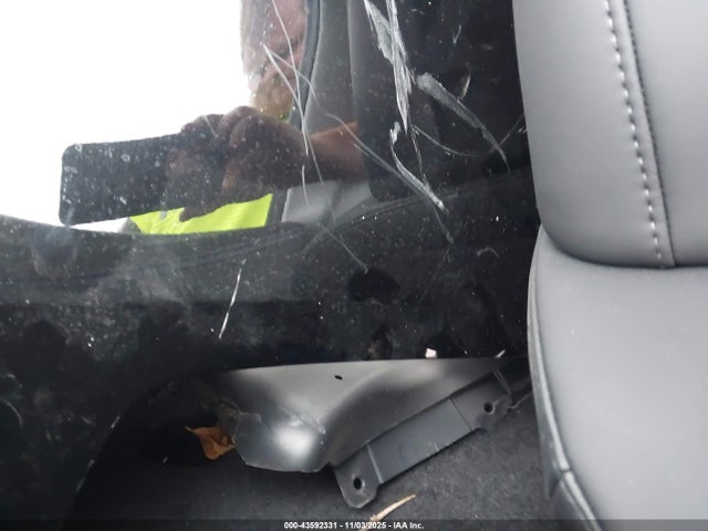 2026 TESLA MODEL Y 7SAYGDED3TA462009 Photo 7