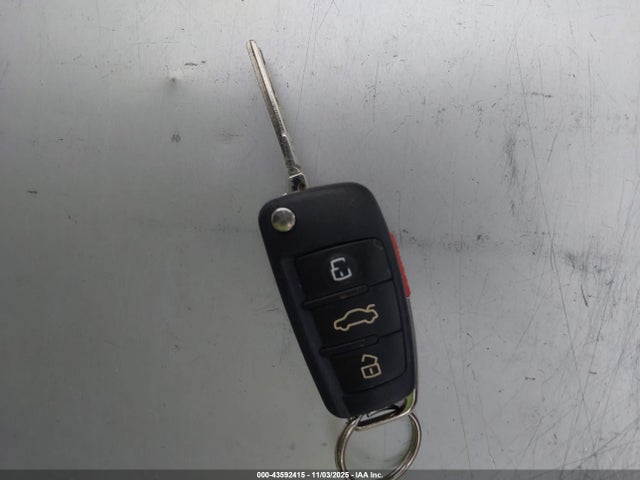 2018 AUDI A3 WAUAUGFF8J1003735 Photo 10