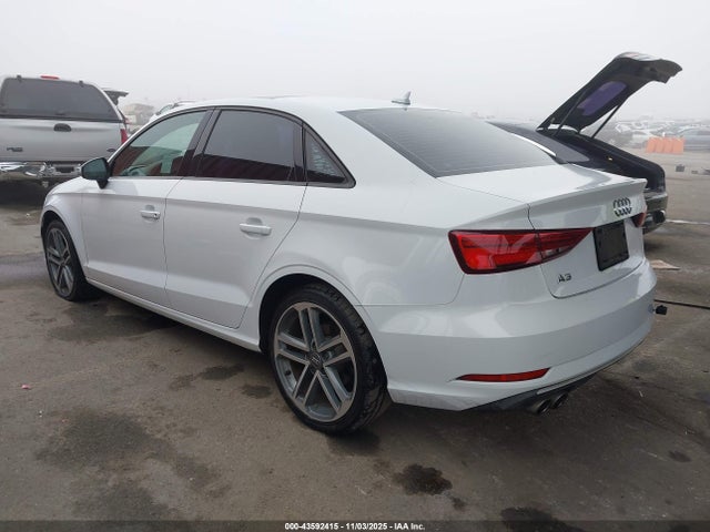 2018 AUDI A3 WAUAUGFF8J1003735 Photo 2