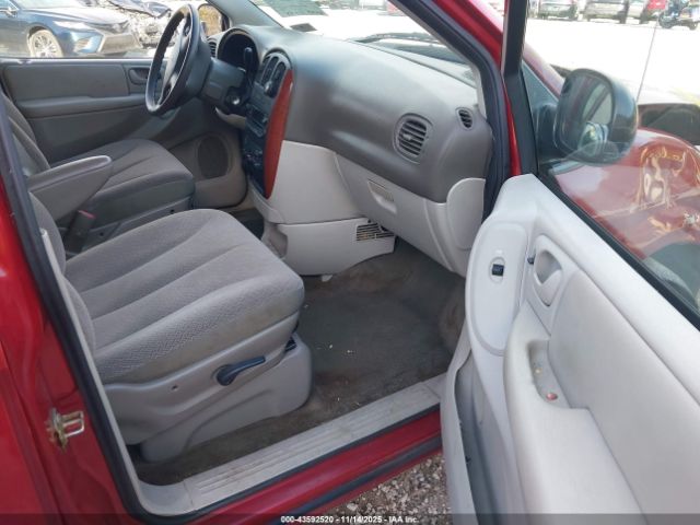 2006 CHRYSLER TOWN & COUNTRY 1A4GP45R86B760614 Photo 4