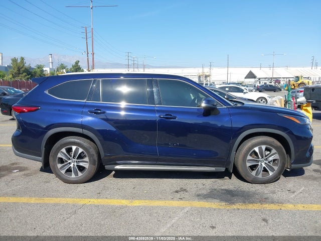 5TDGZRBH1NS573862 Toyota Highlander Xle