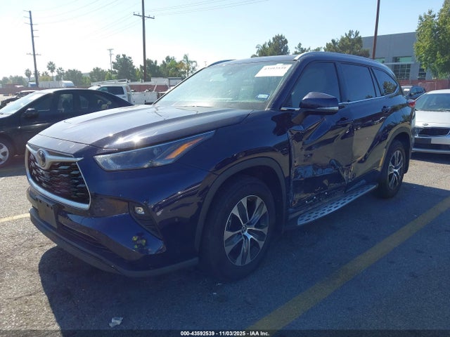 5TDGZRBH1NS573862 Toyota Highlander Xle