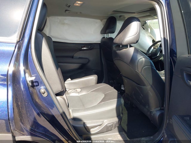 5TDGZRBH1NS573862 Toyota Highlander Xle